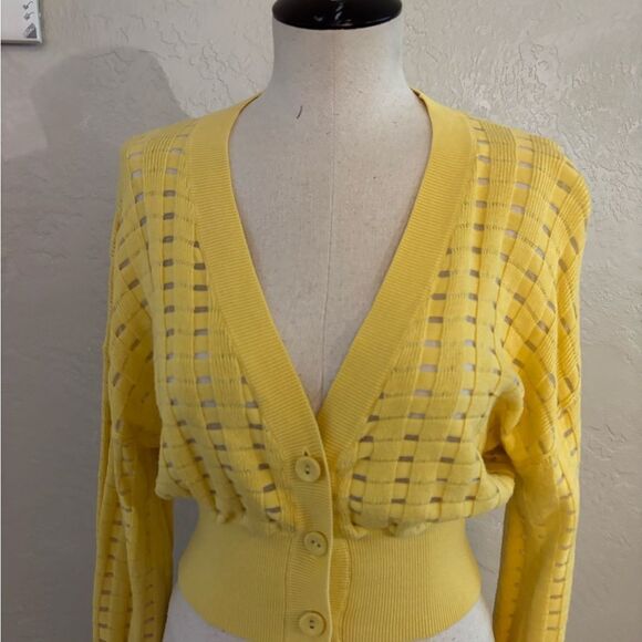 Forever 21 Yellow Cropped Cardigan Women's Sweater Sz Small - Picture 2 of 6